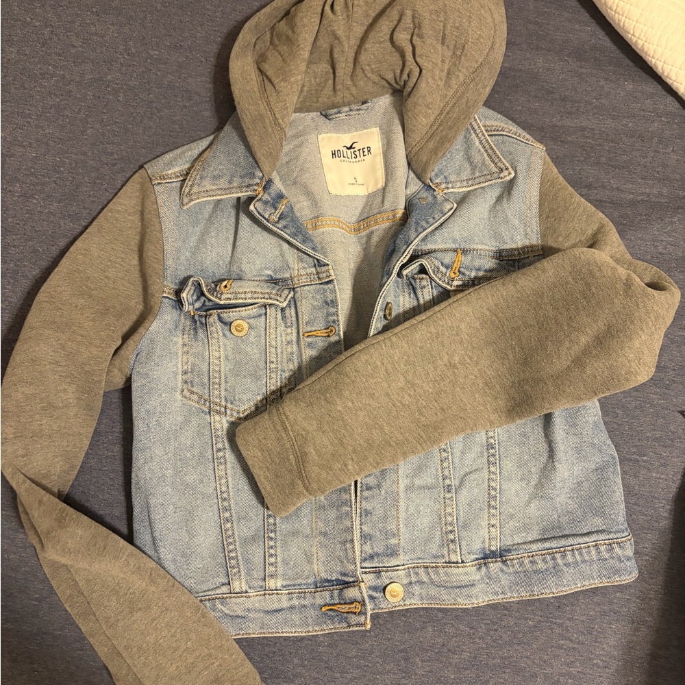 Hollister Women's Light Blue Jean Jacket